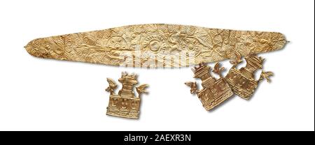 Oro micenea diademi e forature da grave IV, grave un cerchio, Myenae, Grecia. Museo Archeologico Nazionale di Atene. Xvi sec. a.c. Backgrou bianco Foto Stock