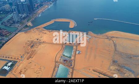 (191211) -- COLOMBO, Dic 11, 2019 (Xinhua) -- foto aerea adottate il 9 novembre 28, 2019 mostra la zona di marina e il paesaggio fluviale del Colombo città portuale in Sri Lanka. Per andare con 'Funzione: Colombo città portuale lavoratori prende l'orgoglio nella creazione di nuovi terreni per lo Sri Lanka' (CHEC città portuale Colombo (Pvt) Ltd/Handout via Xinhua) Foto Stock