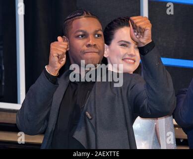 Tokyo, Giappone. Undicesimo Dec, 2019. Attore John Boyega assiste il Giappone premiere per il film "Star Wars: Il luogo di Skywalker' a Tokyo in Giappone il Mercoledì, Dicembre 11, 2019. Questo film sarà aperto il 20 dicembre nel mondo. Prima di questo, speciale proiezione si terrà a Hokkaido, Tokyo, Aichi, Osaka e Fukuoka in Giappone nel dicembre 19th. Credito: UPI/Alamy Live News Foto Stock