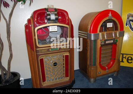 Juke Box casella di musica antica casella di registrazione a Las Vegas California Stati Uniti altoparlanti musicali colpisce canzoni pop stile vintage tipo retrò famoso Foto Stock