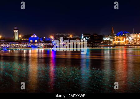 Orlando, Florida. Novembre 29, 2019. Vista panoramica del faro e il Planet Hollywood in Lake Buena Vista Foto Stock