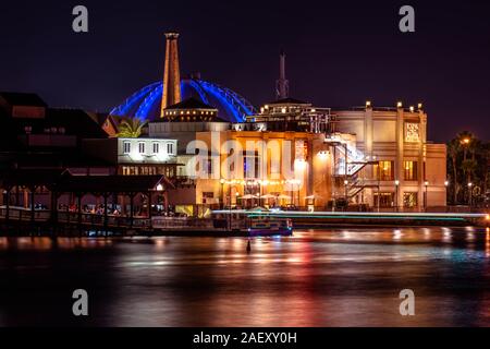 Orlando, Florida. Novembre 29, 2019. Vista parziale di Planet Hollywood e edifici d'epoca in Lake Buena Vista Foto Stock