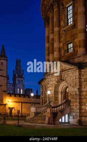 Radcliffe Camera in serata in dicembre. Oxford, Oxfordshire, Inghilterra Foto Stock