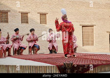 Spettacolo teatrale di emiro di Khiva, Kunya Ark, Citadel, Itchan-Kala, Khiva, Uzbekistan in Asia centrale Foto Stock