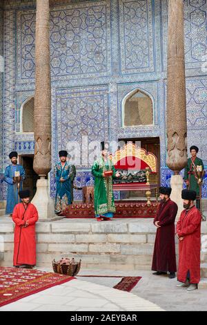 Spettacolo teatrale di emiro di Khiva, Kunya Ark, Citadel, Itchan-Kala, Khiva, Uzbekistan in Asia centrale Foto Stock