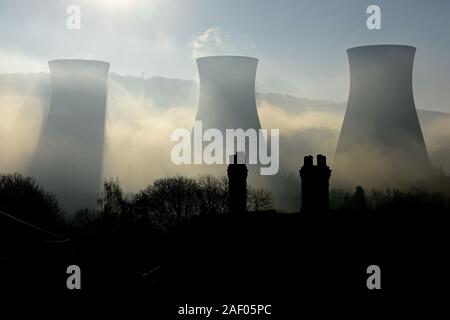 Ironbridge Power Station torri di raffreddamento 2019 Foto di David Bagnall, Foto Stock