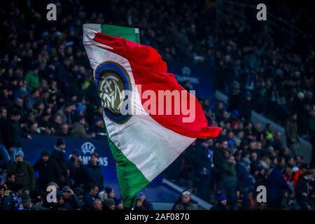 Milano, Italia. Decimo Dec, 2019. ventole fc internazionaleduring round del Torneo - Inter vs Barcellona, Soccer Champions League campionato Gli uomini in Milano, Italia, 10 Dicembre 2019 - LPS/Fabrizio Carabelli Credito: Fabrizio Carabelli/LP/ZUMA filo/Alamy Live News Foto Stock