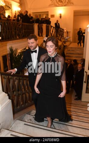 Il Teatro San Carlo di Napoli la prima del 'Opera, "La dama di picche' presente Elena Boschi e Gennaro migliore di Italia Viva. 11/12/2019, Napoli, Italia Foto Stock