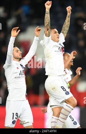 Parigi, Francia. Undicesimo Dec, 2019. I giocatori di PSG celebrare la loro vittoria alla fine di un gruppo di una partita del 2019-2020 UEFA Champions League tra Parigi Saint-Germain (PSG) e il Galatasaray a Parigi, Francia, Dic 11, 2019. Credit: Jack Chan/Xinhua/Alamy Live News Foto Stock