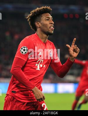 Monaco di Baviera, Germania. Undicesimo Dec, 2019. Kingsley Coman del Bayern Monaco celebra il punteggio durante la UEFA Champions League Group B match tra FC Bayern Monaco di Germania e Tottenham Hotspur FC di Inghilterra a Monaco di Baviera, in Germania, a Dic. 11, 2019. Credito: Philippe Ruiz/Xinhua/Alamy Live News Foto Stock