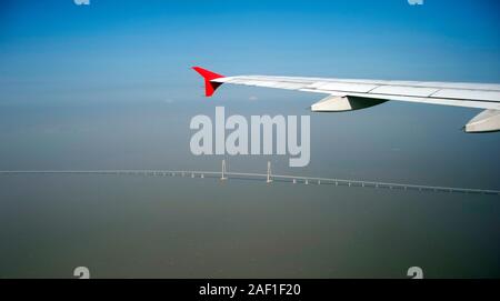 Ponte di Hong Kong-Zhuhai-Macau da un aereo che vola a Hong Kong, Cina, Sud-Est asiatico Foto Stock