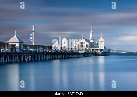 Il Cunningham Pier a Geelong shot utilizzando una lunga esposizione. Foto Stock