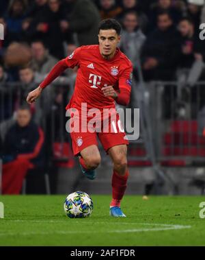 Monaco di Baviera, Germania. Undicesimo Dec, 2019. Calcio: Champions League, Bayern Munich - Tottenham Hotspur, fase di gruppo, gruppo B, 6 giornata di Allianz Arena. Philippe Coutinho Credito: Pietro Kneffel/dpa/Alamy Live News Foto Stock