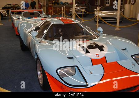 Porsche 917 auto da corsa Las Vegas California USA auto da corsa del golfo no 14 Derick Bell Jackie Ickx le Mans driver colorati veloci del driver all'interno Foto Stock