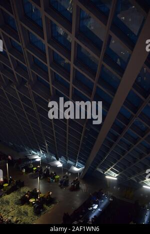 Interno del Seattle Central Public Library di OMA / REX architetti. Foto Stock