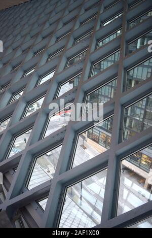 Interno del Seattle Central Public Library di OMA / REX architetti. Foto Stock