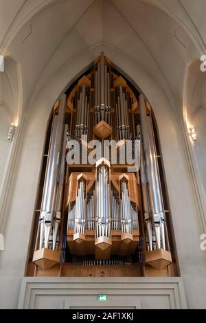 Organo a canne nella cattedrale di Hallgrimskirkja, Reykjavik, Islanda Foto Stock