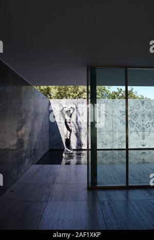 La ricreazione del Padiglione di Barcellona, da Mies van der Rohe. Foto Stock