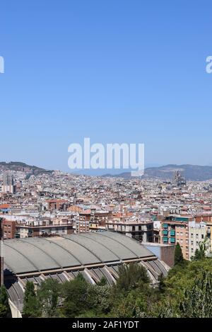 Viste sulla città di Barcellona da Castell de Montjuic. Foto Stock