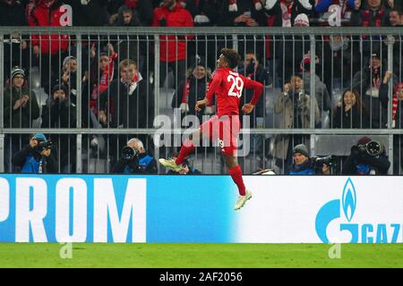 Monaco di Baviera, Deutschland. Undicesimo Dec, 2019. Muenchen, Germania dicembre 11, 2019: CL - 19/20 - FC Bayern Munich Vs. Tottenham Hotspur Kingsley Coman (FC Bayern Monaco di Baviera) allietate dopo il suo obiettivo a 1: 0, giubilo/gioia/emozione/goaljubel/portiere/portiere/| utilizzo del credito in tutto il mondo: dpa/Alamy Live News Foto Stock