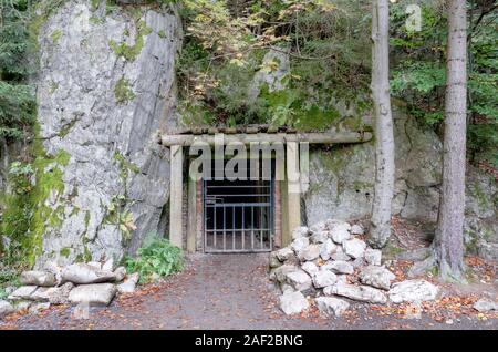 Metropolitana città nazista Oso?wka, SŠuferhšhen, Polonia, novembre 2019. Aumentata bombardamento alleato nazista in territorio tedesco i tedeschi hanno costruito un esteso und Foto Stock