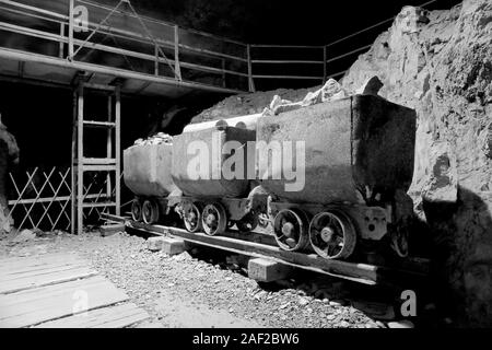 Metropolitana città nazista Oso?wka, SŠuferhšhen, Polonia, novembre 2019. Aumentata bombardamento alleato nazista in territorio tedesco i tedeschi hanno costruito un esteso und Foto Stock