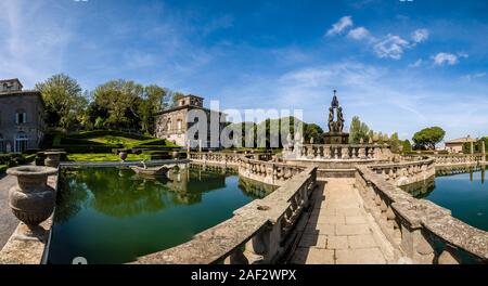 La Fontana dei Quattro Mori nel bellissimo giardino di Villa Lante, due ville a distanza Foto Stock