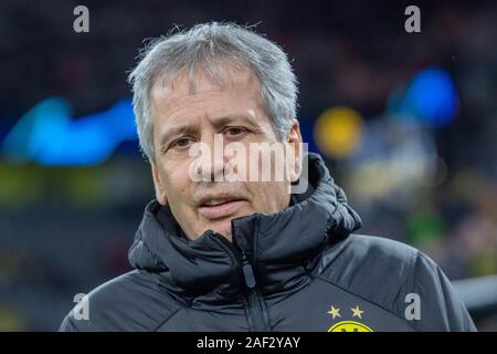 Dortmund, Deutschland. Decimo Dec, 2019. Lucien FAVRE (pullman, FARE), mezza lunghezza, calcio Champions League, fase di gruppo, Gruppo F, giornata 6, Borussia Dortmund (DO) - Slavia Praga (Slavia) 2: 1, su 10.12.2019 a Dortmund/Germania. | Utilizzo di credito in tutto il mondo: dpa/Alamy Live News Foto Stock