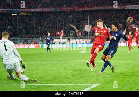 Champions League, Munich-Tottenham, Monaco di Baviera Dec 11, 2019. Heung-Min figlio, Hotspurs 7 possibilità contro Manuel NEUER, FCB 1 , Joshua KIMMICH, FCB 32 FC Bayern Munich - Tottenham Hotspur FC 3-1 di calcio UEFA Champions League , Monaco di Baviera, Dicembre 11, 2019, STAGIONE 2019/2020, fase di gruppo ,gruppo B, FCB, Baviera München © Peter Schatz / Alamy Live News Champions League, Munich-Tottenham, Monaco di Baviera Dec 11, 2019. FC Bayern Munich - Tottenham Hotspur Calcio UEFA Champions League , Monaco di Baviera, Dicembre 11, 2019, STAGIONE 2019/2020, fase di gruppo ,gruppo B, FCB, Baviera München © Peter Schatz / Alamy Live News Foto Stock