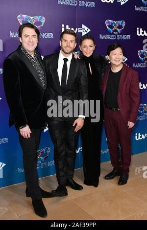 Londra, Regno Unito. 12 dic 2019. Londra, Regno Unito. 12 Dic, 2019. Jonathan Ross, Joel Dommett, Davina McCall e Ken Jeong frequentare la data di lancio per celebrare il gioco di ITV il cantante mascherato, al May Fair Hotel di Londra, Regno Unito - 12 dicembre 2019 Credit: Nils Jorgensen/Alamy Live News Foto Stock