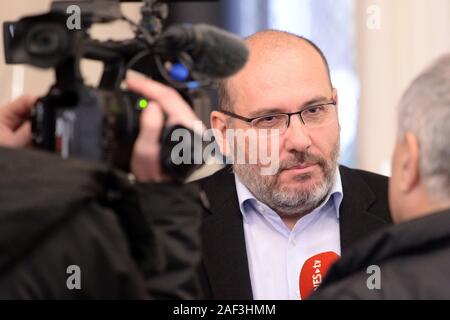 Praga, Repubblica Ceca. 12 Dic, 2019. Lo Zoo di Praga direttore MIROSLAV BOBEK news conferenza tenutasi a Praga e nella Repubblica Ceca. Credito: Slavek Ruta/ZUMA filo/Alamy Live News Foto Stock