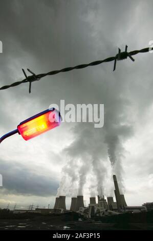 Ratcliffe su Soar un massiccio del carbone powered power station nel Nottinghamshire Regno Unito che è responsabile per l'enorme anidride carbonica rischi dovuti alle emissioni Foto Stock