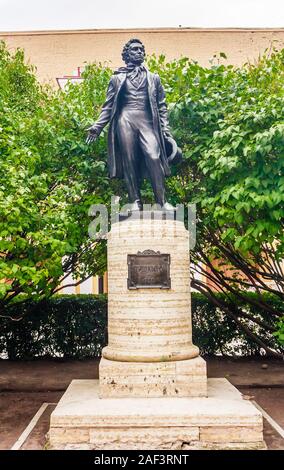 Monumento al poeta russo Alexander Pushkin a suo appartamento-museo su Moika embankment. San Pietroburgo Foto Stock