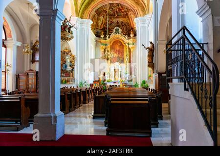 Interno di San Bartolomeo chiesa parrocchiale di Slovenska Bistrica Foto Stock