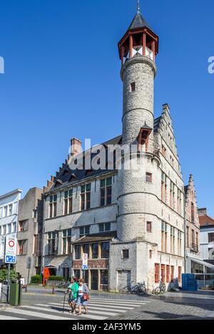 Toreken / piccola torre del XV secolo di guild house / guildhall sul Vrijdagmarkt / Mercato del venerdì nella città Ghent / Gent, Fiandre Orientali, Belgio Foto Stock