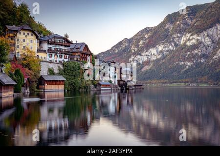 Hallstatt, Austria - Il comune di Belvedere di sera Foto Stock