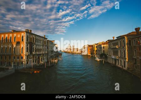 Venezia, Italia - Luglio 14th, 2017.Canal Grande e la Basilica di Santa Maria della Salute, Venezia, Italia Foto Stock