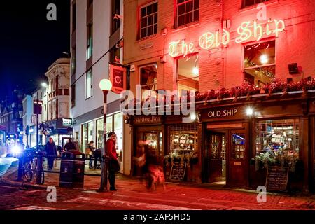 La vecchia nave pub, Richmond, London, England, Regno Unito Foto Stock