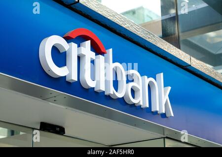 Brisbane, Queensland, Australia - 19 Novembre 2019 : visualizzazione del logo Citybank di consegnare la parte anteriore della banca entrata su Queenstreet Mall a Brisbane Foto Stock