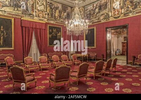 Una delle camere di Stato all'interno del Granmaestro' Palace a La Valletta, Malta Foto Stock