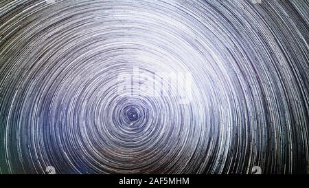 149 minuti che vale la pena di star trails girevole attorno a Polaris Foto Stock