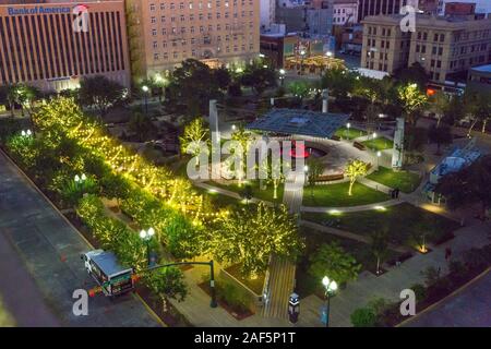 El Paso, Texas. San Jacinto Plaza, presto la sera. Foto Stock