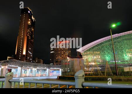 City Scape intorno alla rampa di Kanazawa stazione di JR West Foto Stock