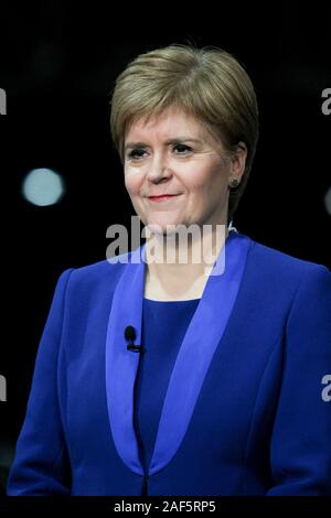 SEC Glasgow Scozia, elezioni generali 12 dicembre 2019. Nicola indirizzi di storione TV media presso la Glasgow conteggio. Alan credito Oliver / Alamy Live News Foto Stock