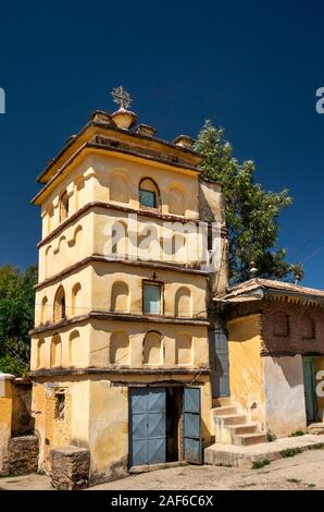 Etiopia, Tigray, Axum (Aksum), il quartiere vecchio, Arabtu Ensessa, Chiesa di quattro bestie, torre Foto Stock