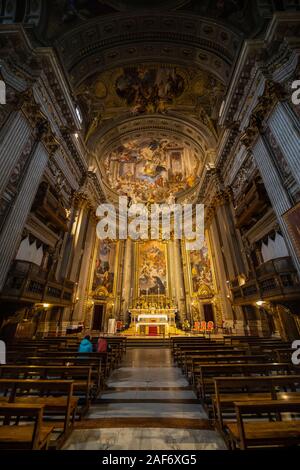 La cupola della chiesa del Gesù a Roma, Italia. Novembre-15-2019 Foto Stock