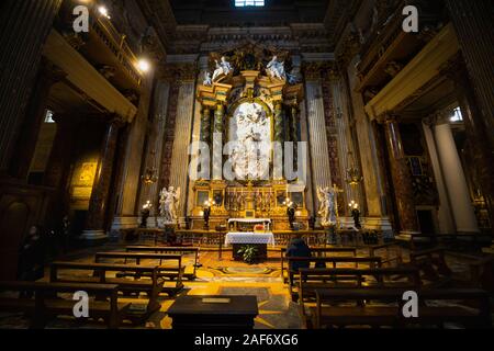 La cupola della chiesa del Gesù a Roma, Italia. Novembre-15-2019 Foto Stock