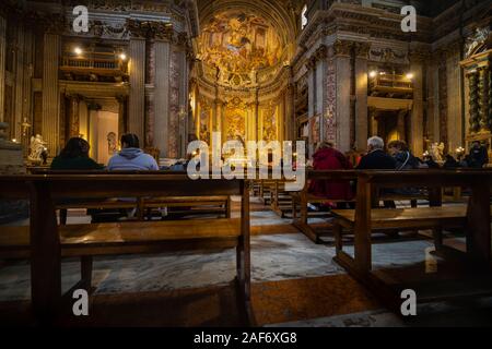 La cupola della chiesa del Gesù a Roma, Italia. Novembre-15-2019 Foto Stock