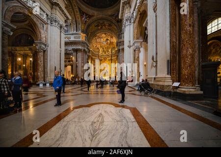 La cupola della chiesa del Gesù a Roma, Italia. Novembre-15-2019 Foto Stock