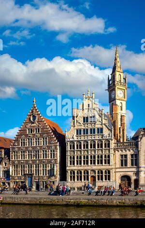 Graslei, un molo nel centro storico della città di Gand, Fiandre, in Belgio Foto Stock